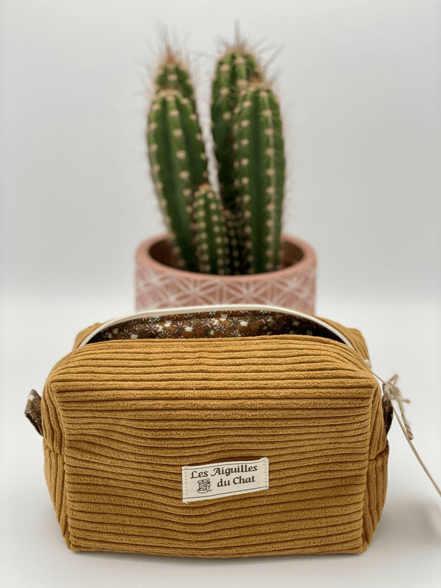 Trousse en velours côtelé